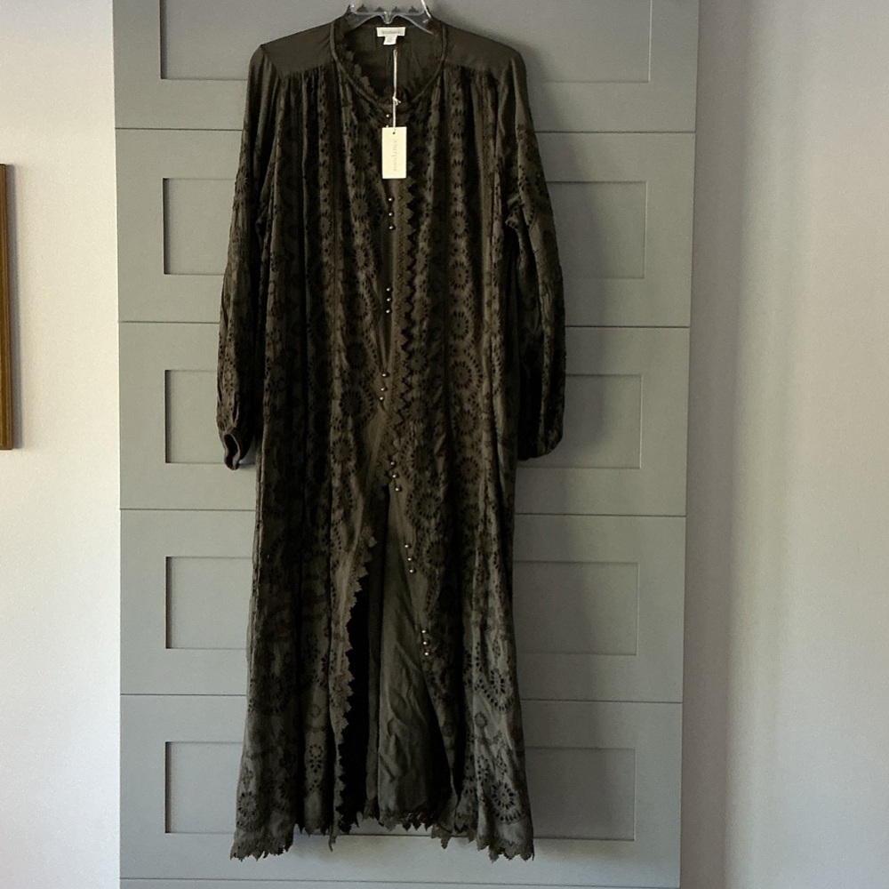 Sundance Green Velvet Cape Flowing Silhouette